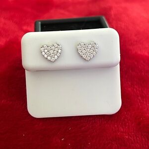 Luxury‎ Moissanite heart screwback earrings Retail $180